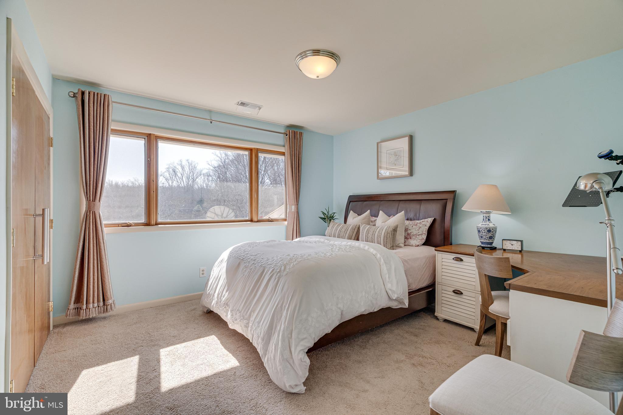 POTOMAC OVERLOOK - Residential