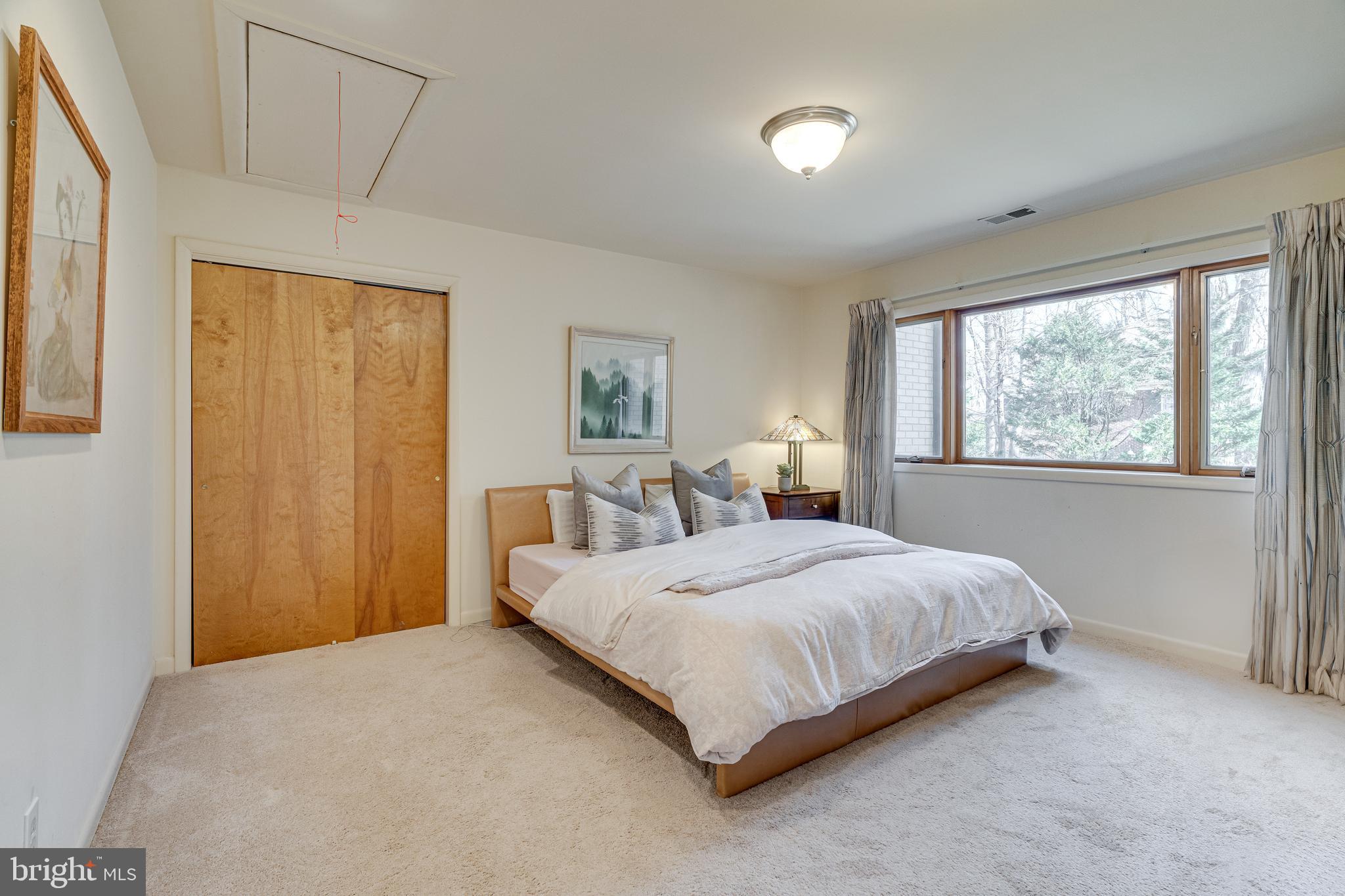 POTOMAC OVERLOOK - Residential