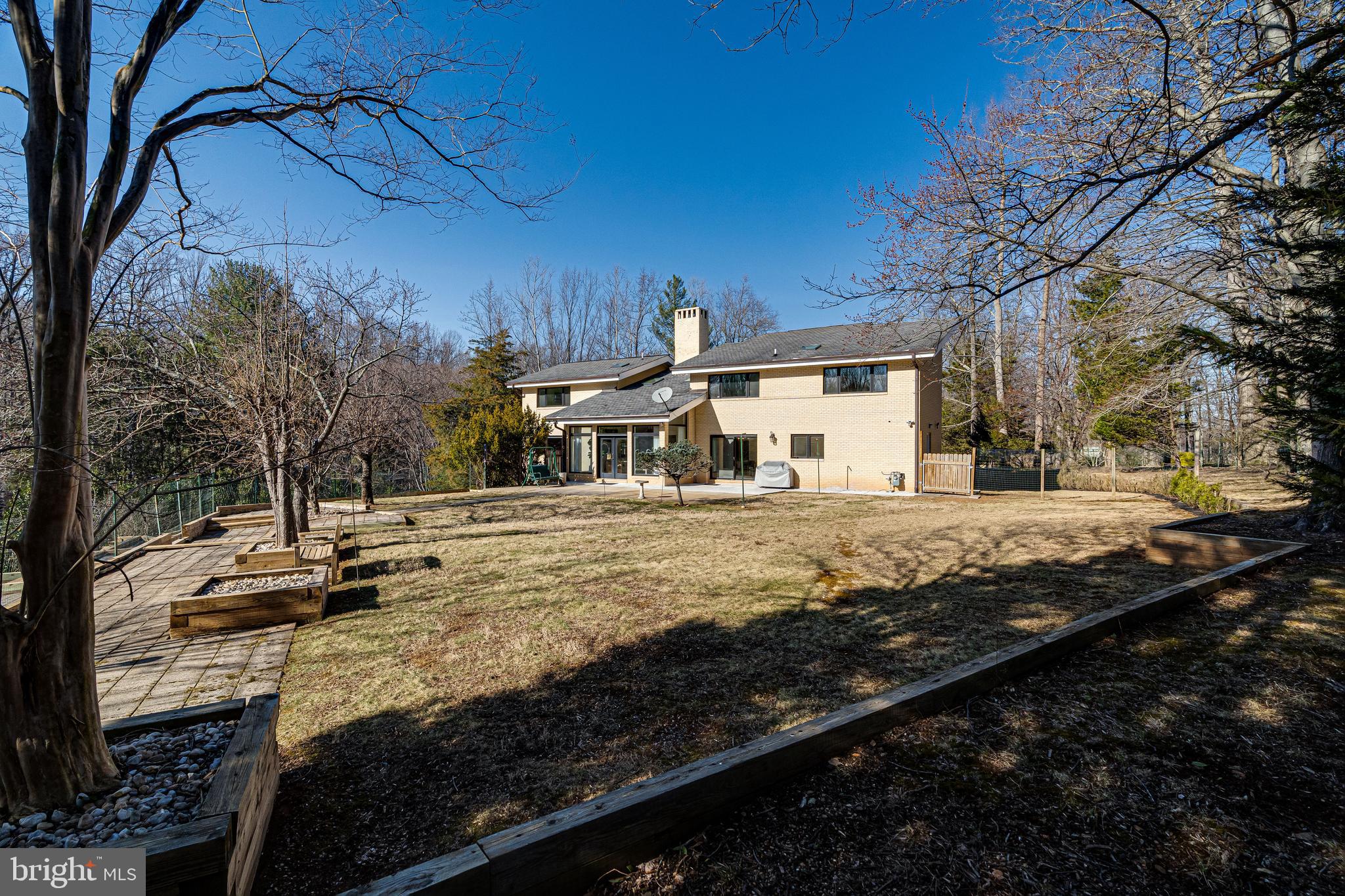 POTOMAC OVERLOOK - Residential