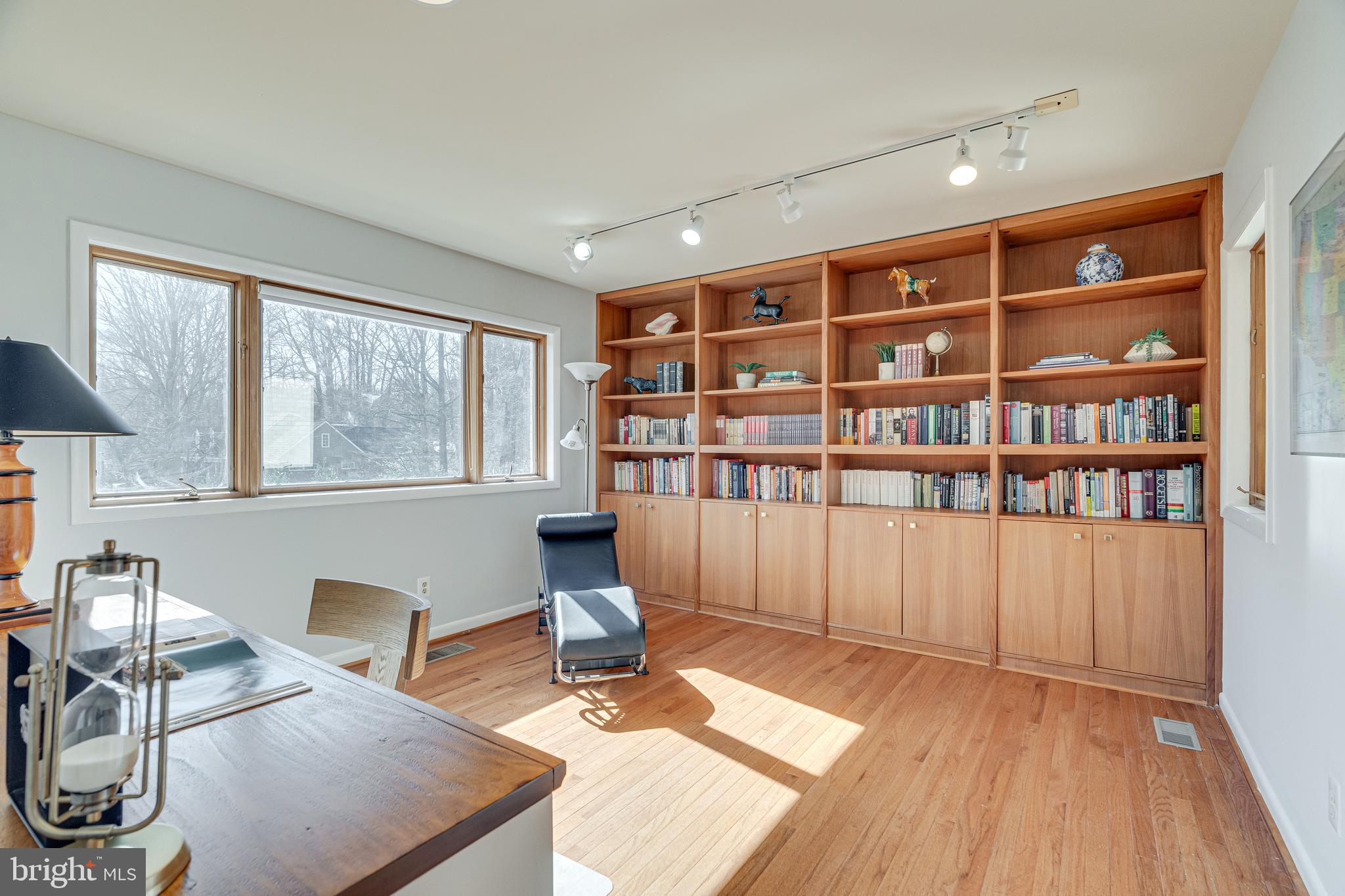 POTOMAC OVERLOOK - Residential