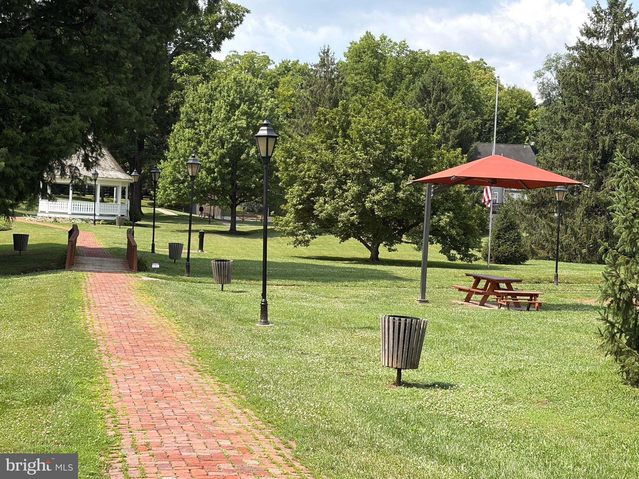 SHENANDOAH CROSSING - Residential
