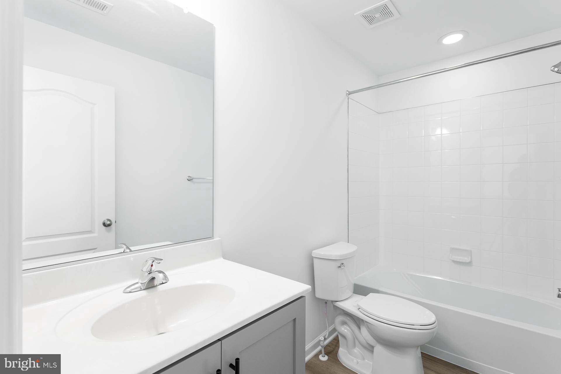 SOUTH BROOK - Residential