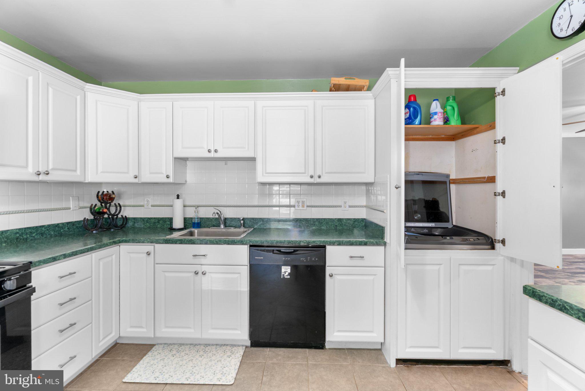 ACADEMY ACRES - Residential