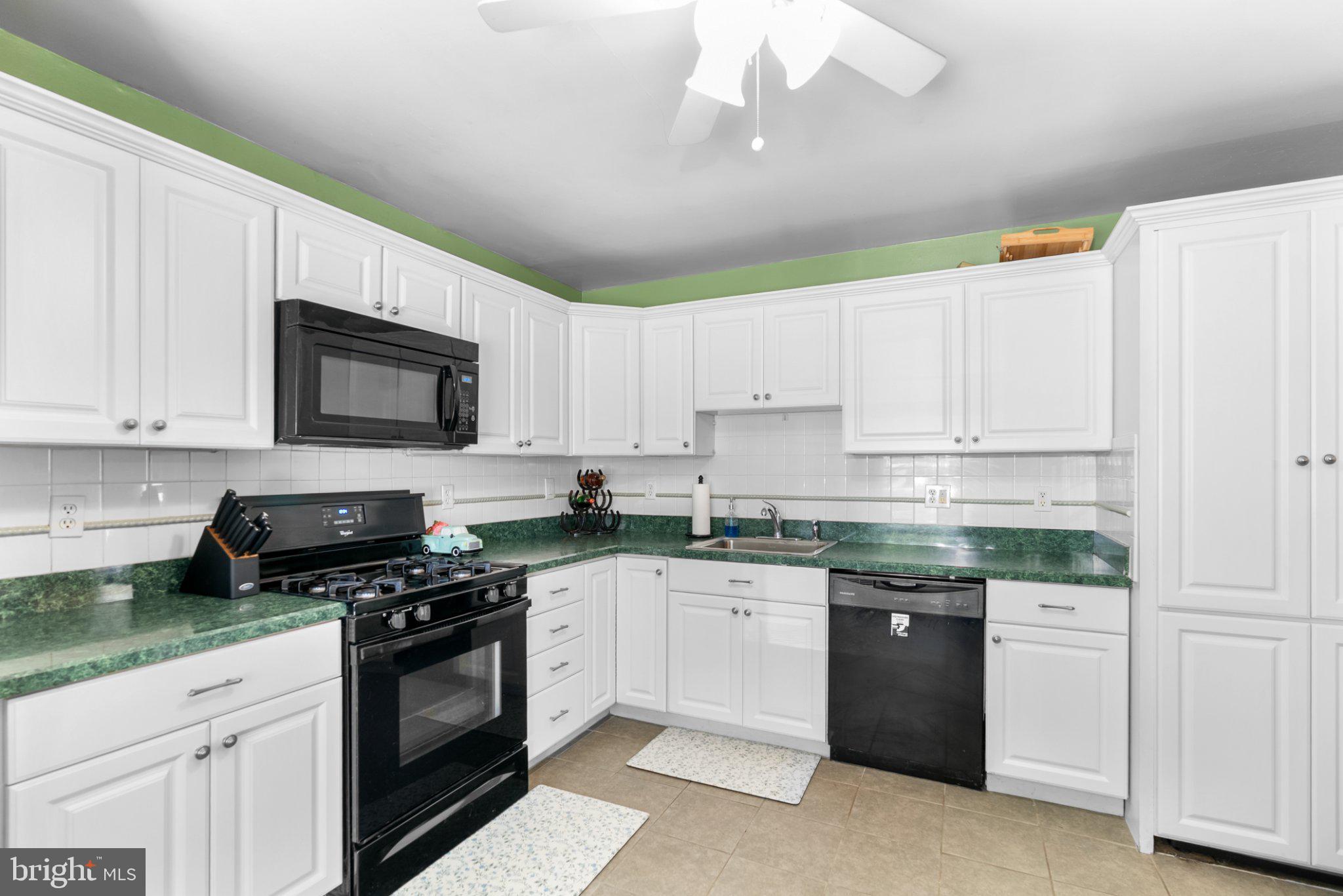ACADEMY ACRES - Residential