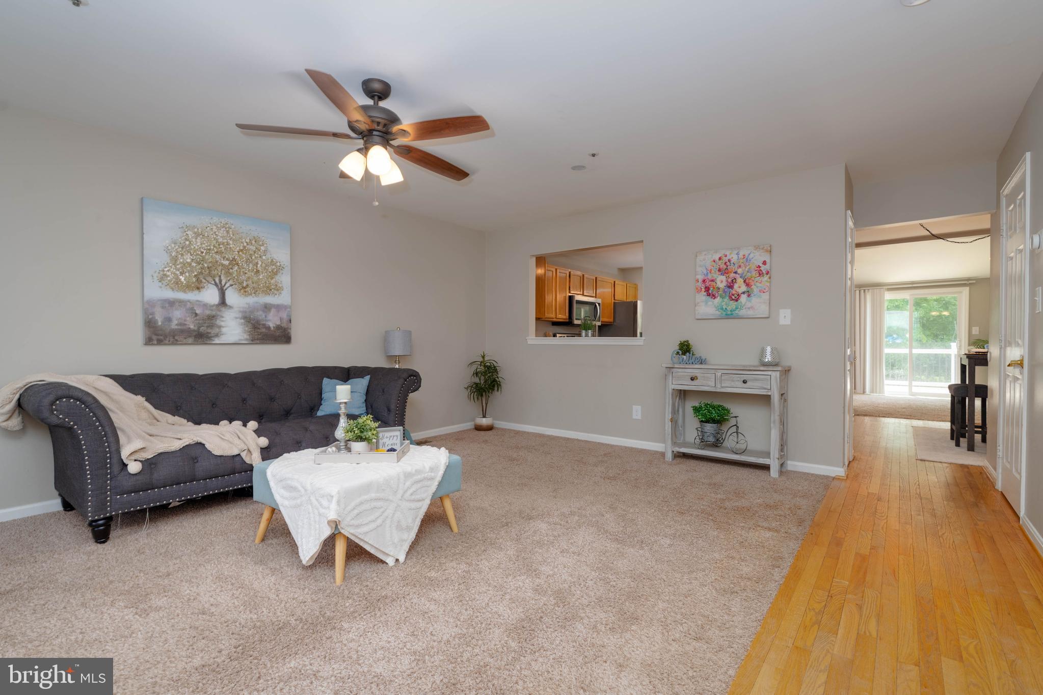 CONSTANT FRIENDSHIP - Residential