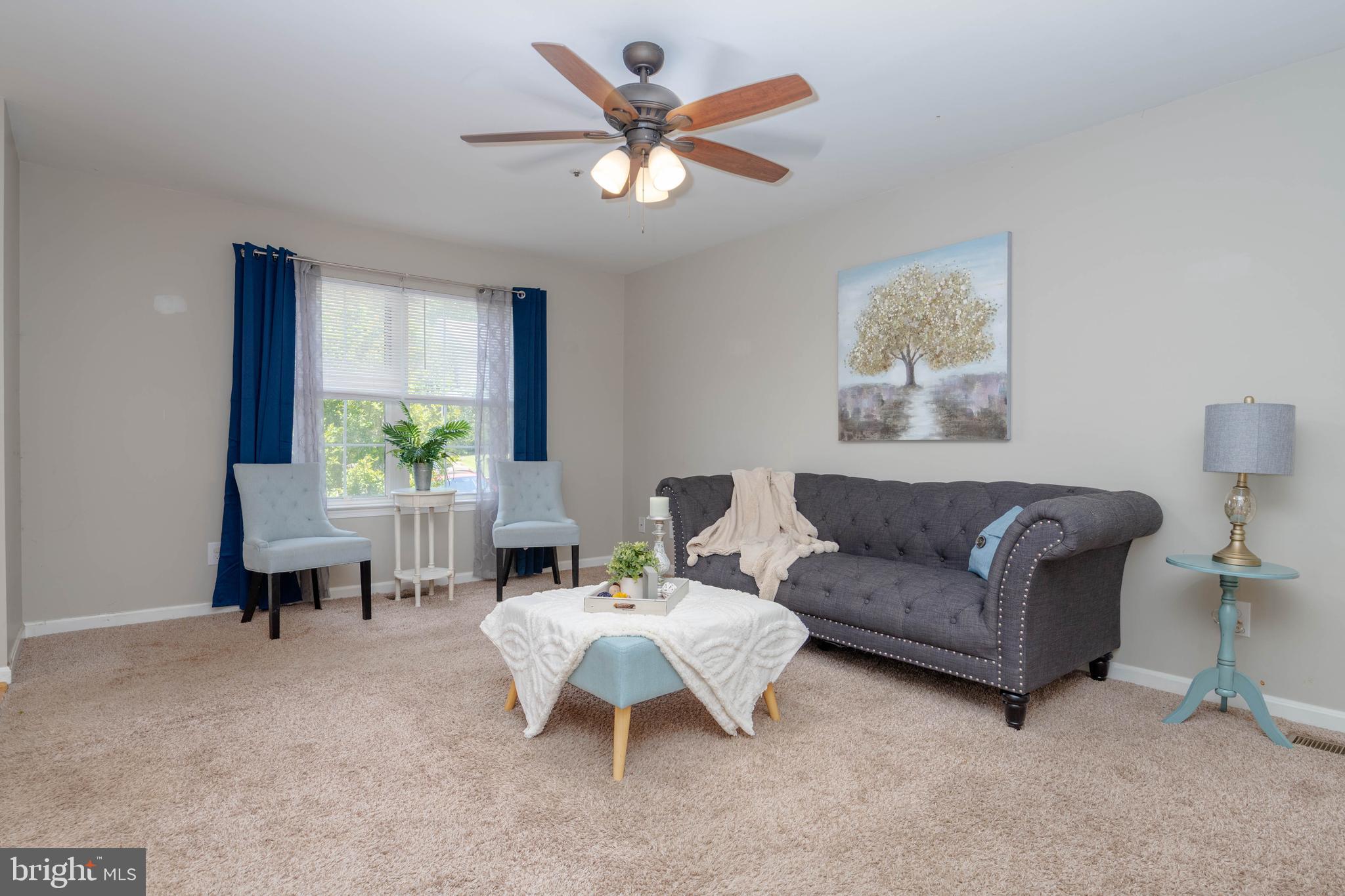 CONSTANT FRIENDSHIP - Residential