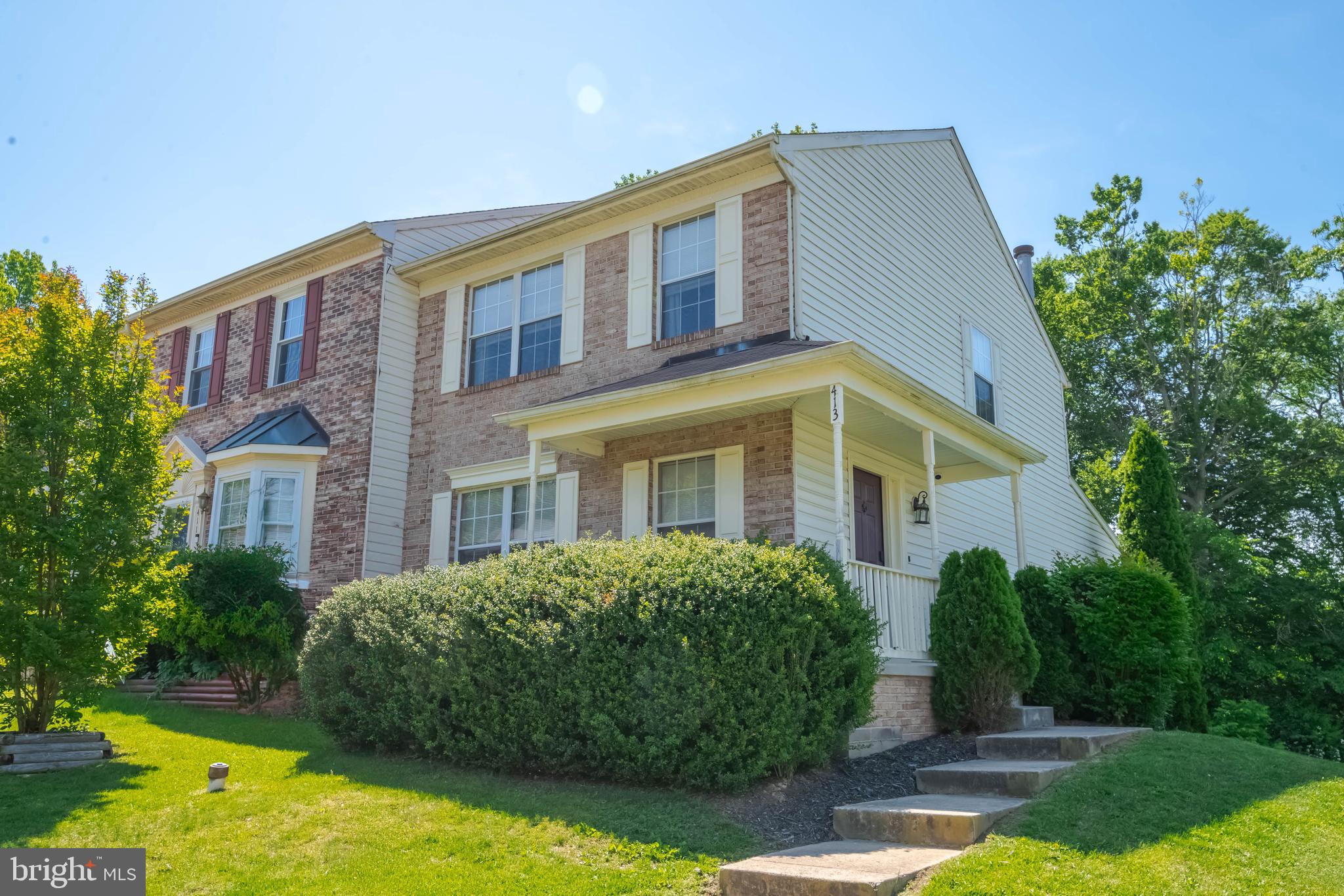 CONSTANT FRIENDSHIP - Residential