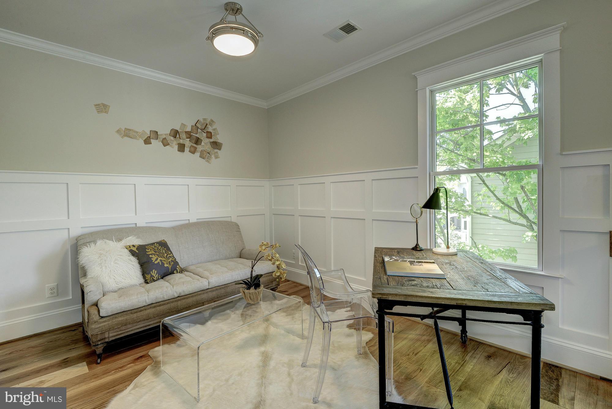 COUNTRY CLUB HILLS - Residential