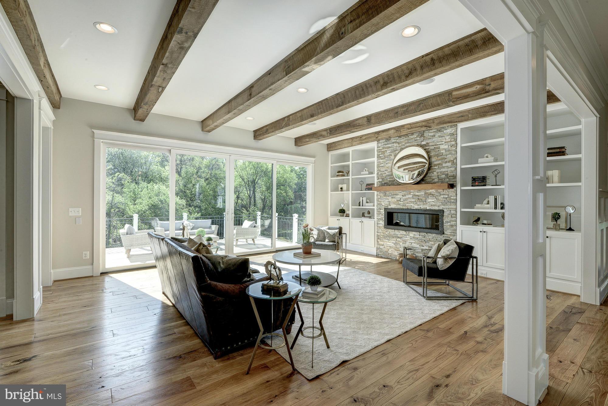 COUNTRY CLUB HILLS - Residential