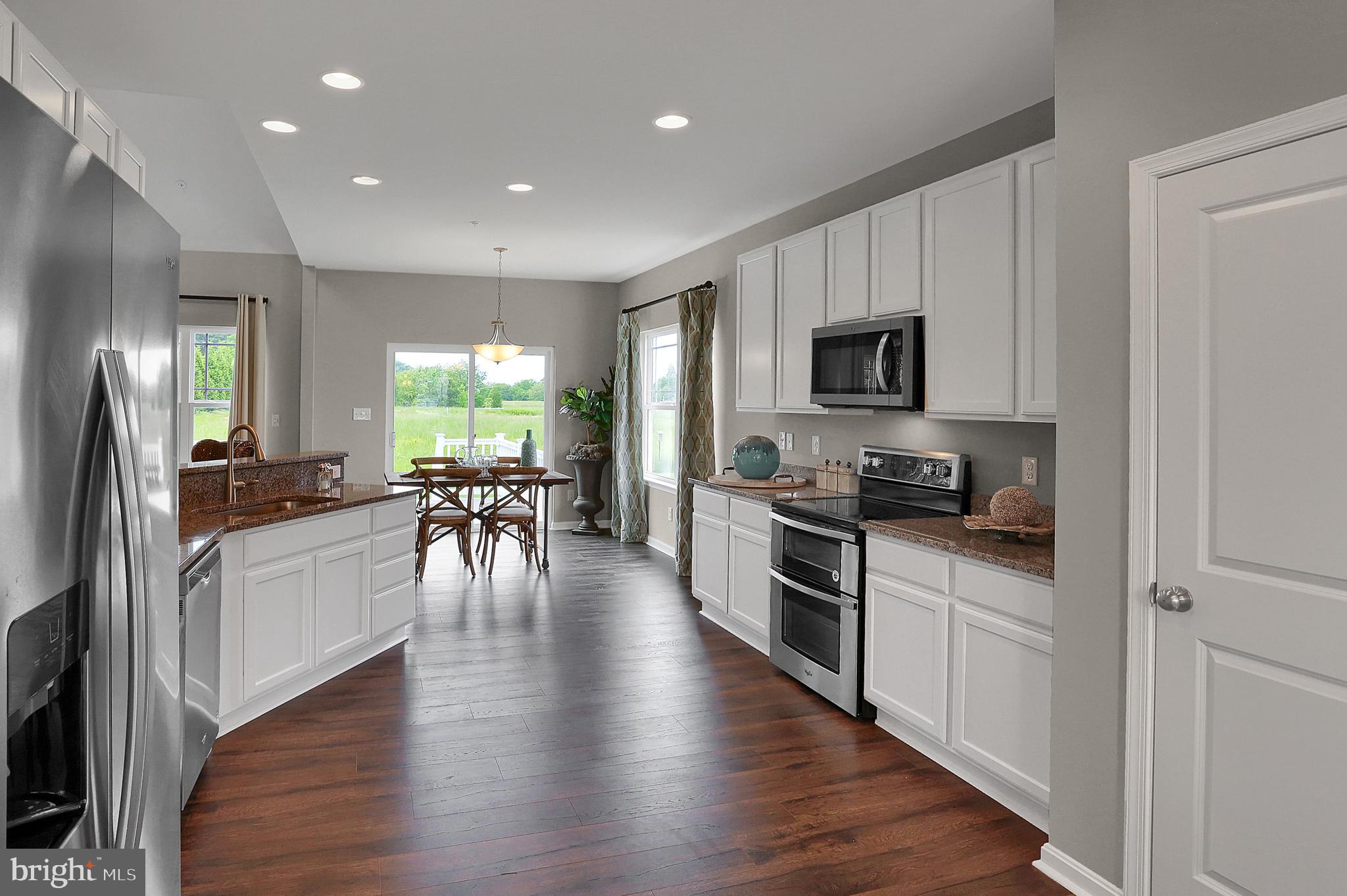 CAPTAIN'S COVE - Residential