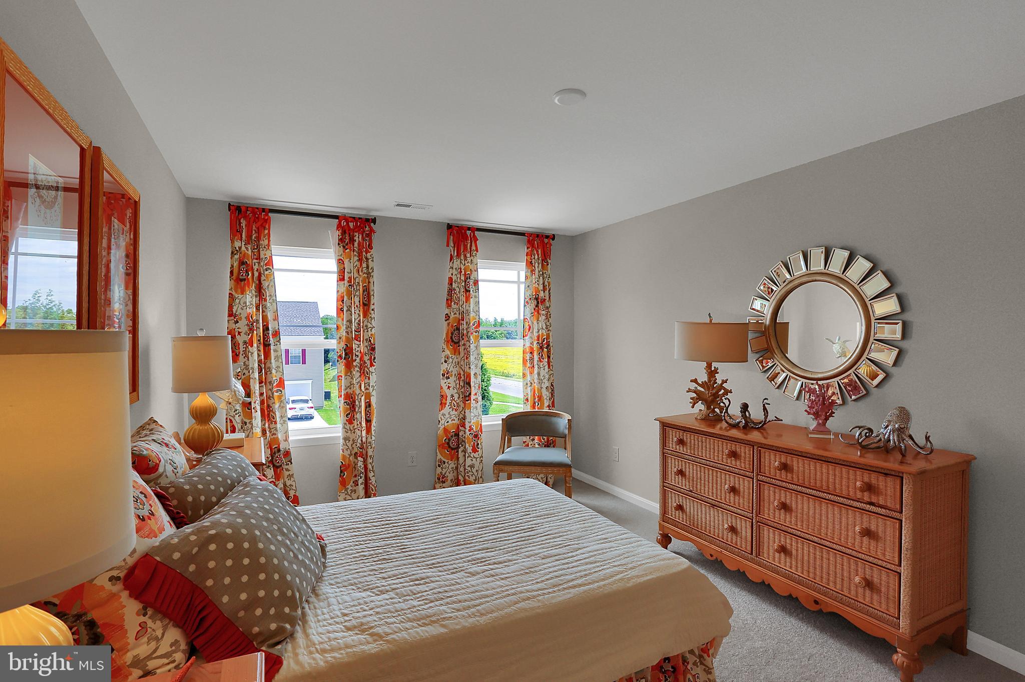 CAPTAIN'S COVE - Residential