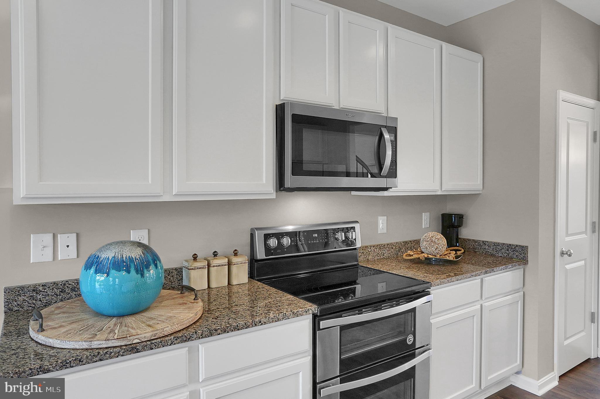 CAPTAIN'S COVE - Residential