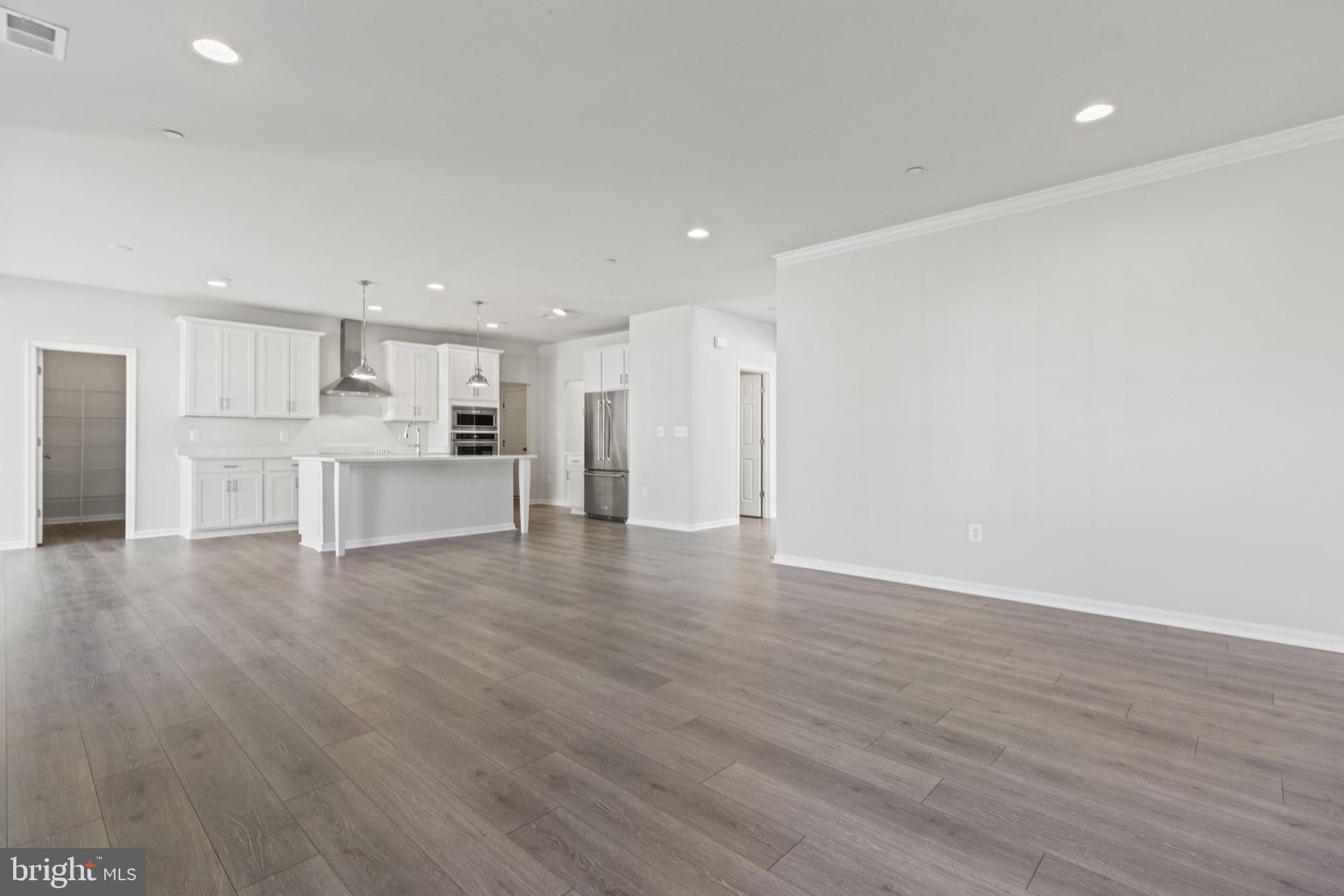 LAKESIDE AT TRAPPE - Residential