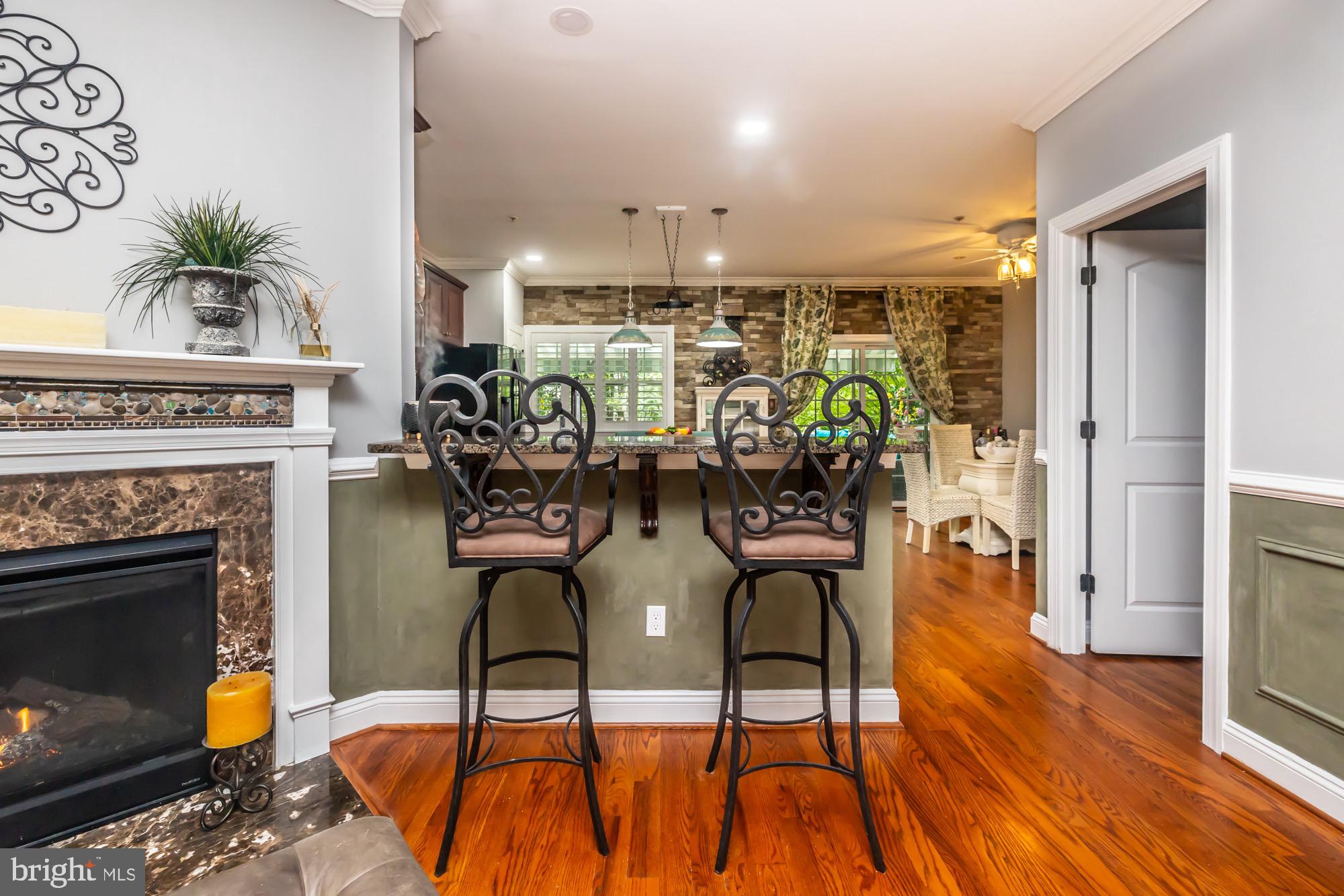 LAFAYETTE CROSSING - Residential