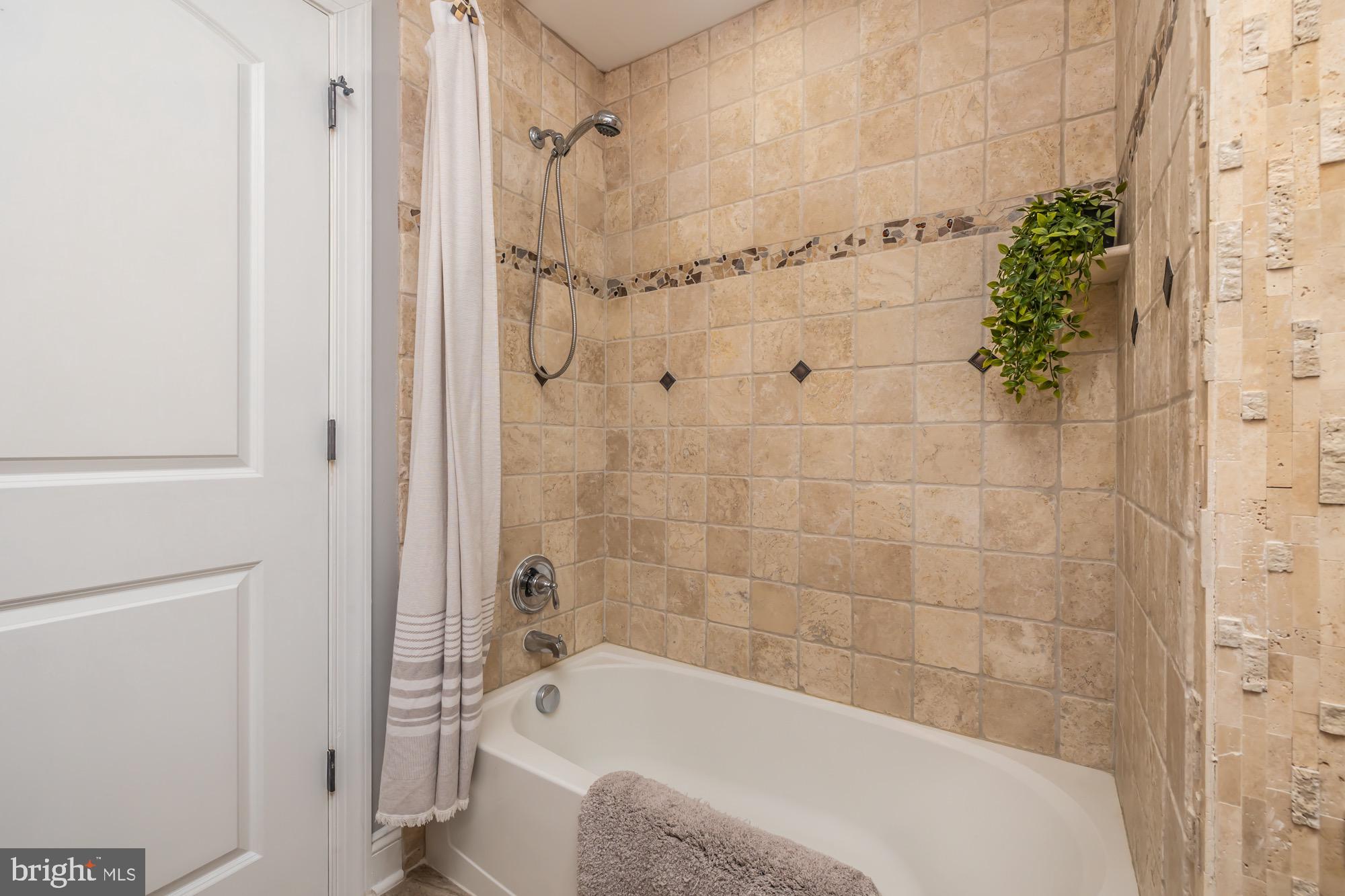 LAFAYETTE CROSSING - Residential