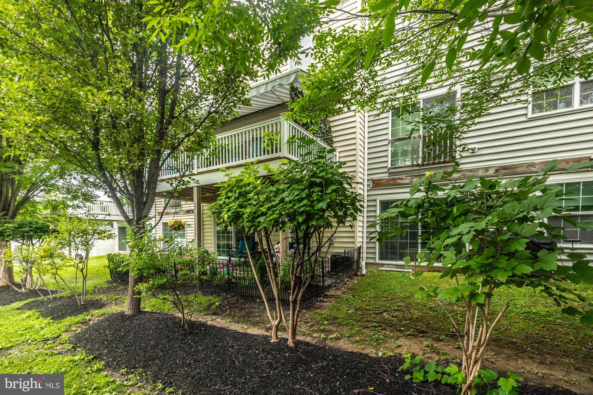 LAFAYETTE CROSSING - Residential