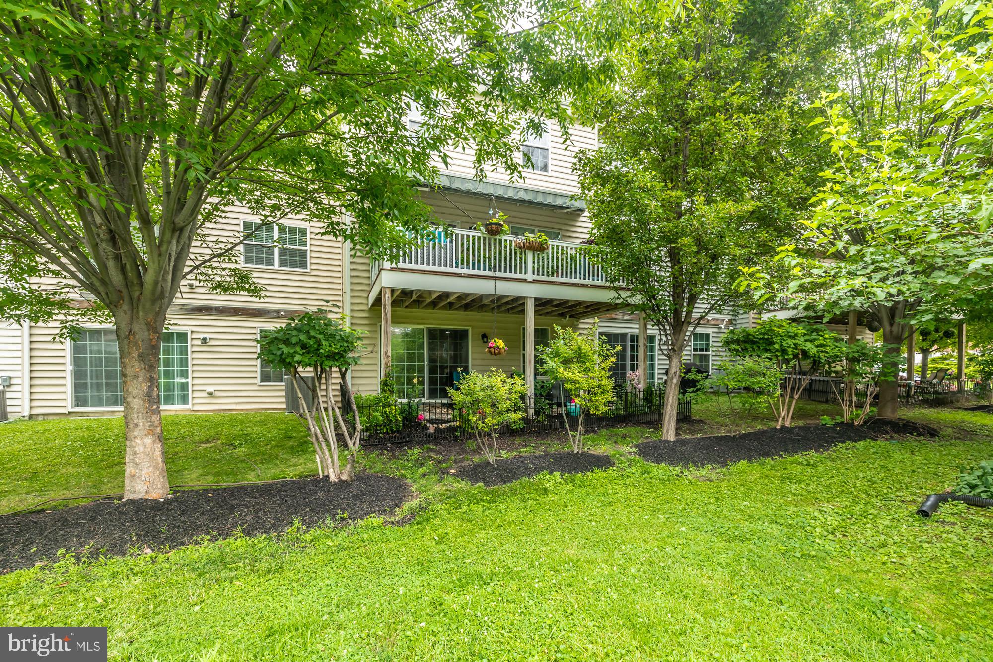 LAFAYETTE CROSSING - Residential