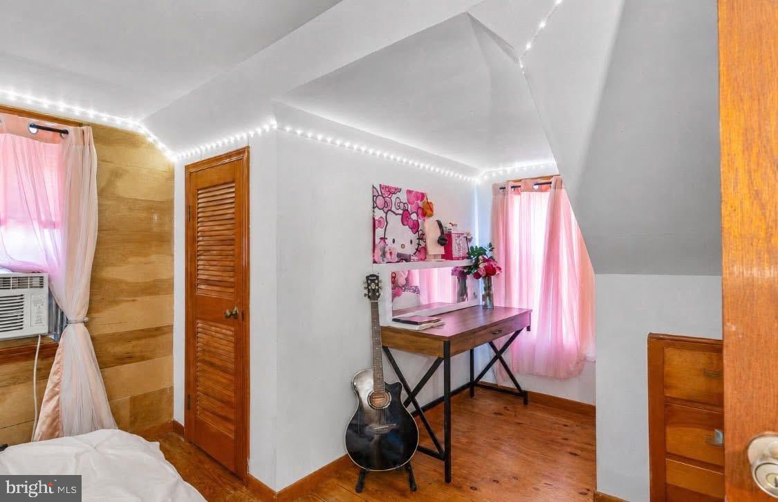 HACKS POINT - Residential
