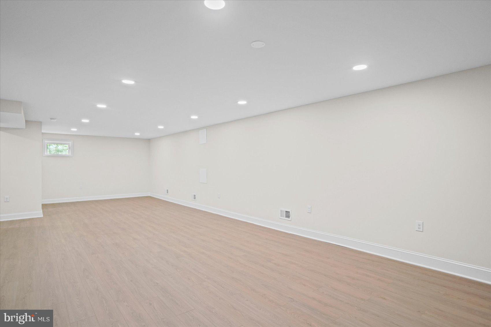 HAMMOND WOODS - Residential