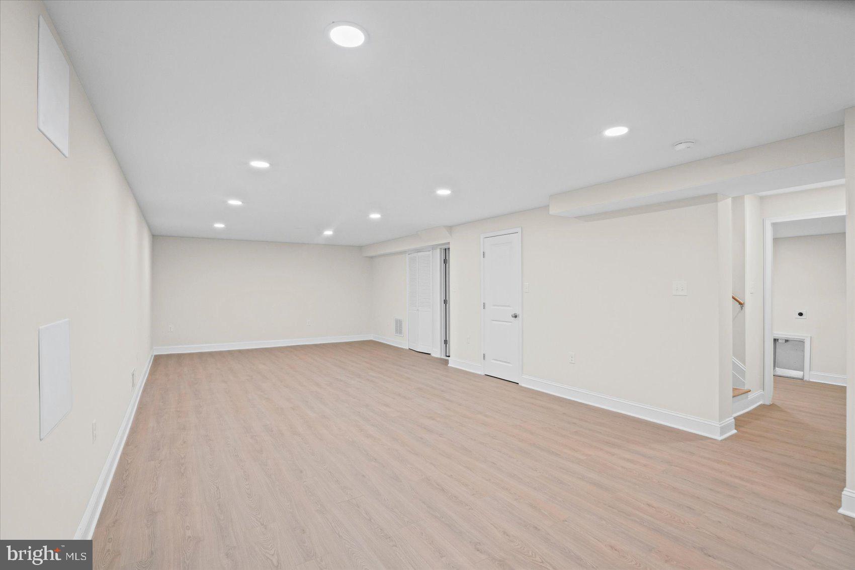 HAMMOND WOODS - Residential