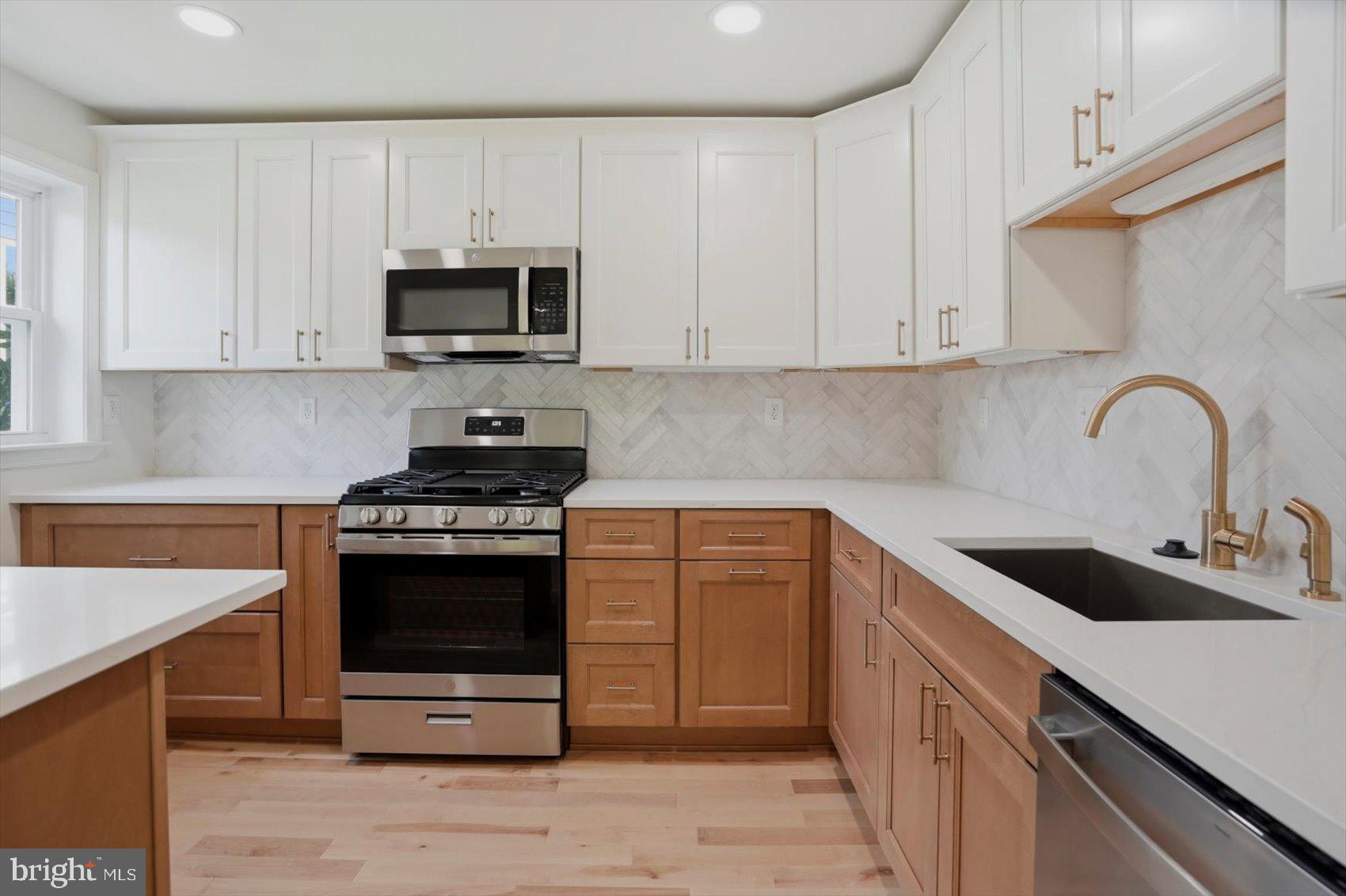 HAMMOND WOODS - Residential