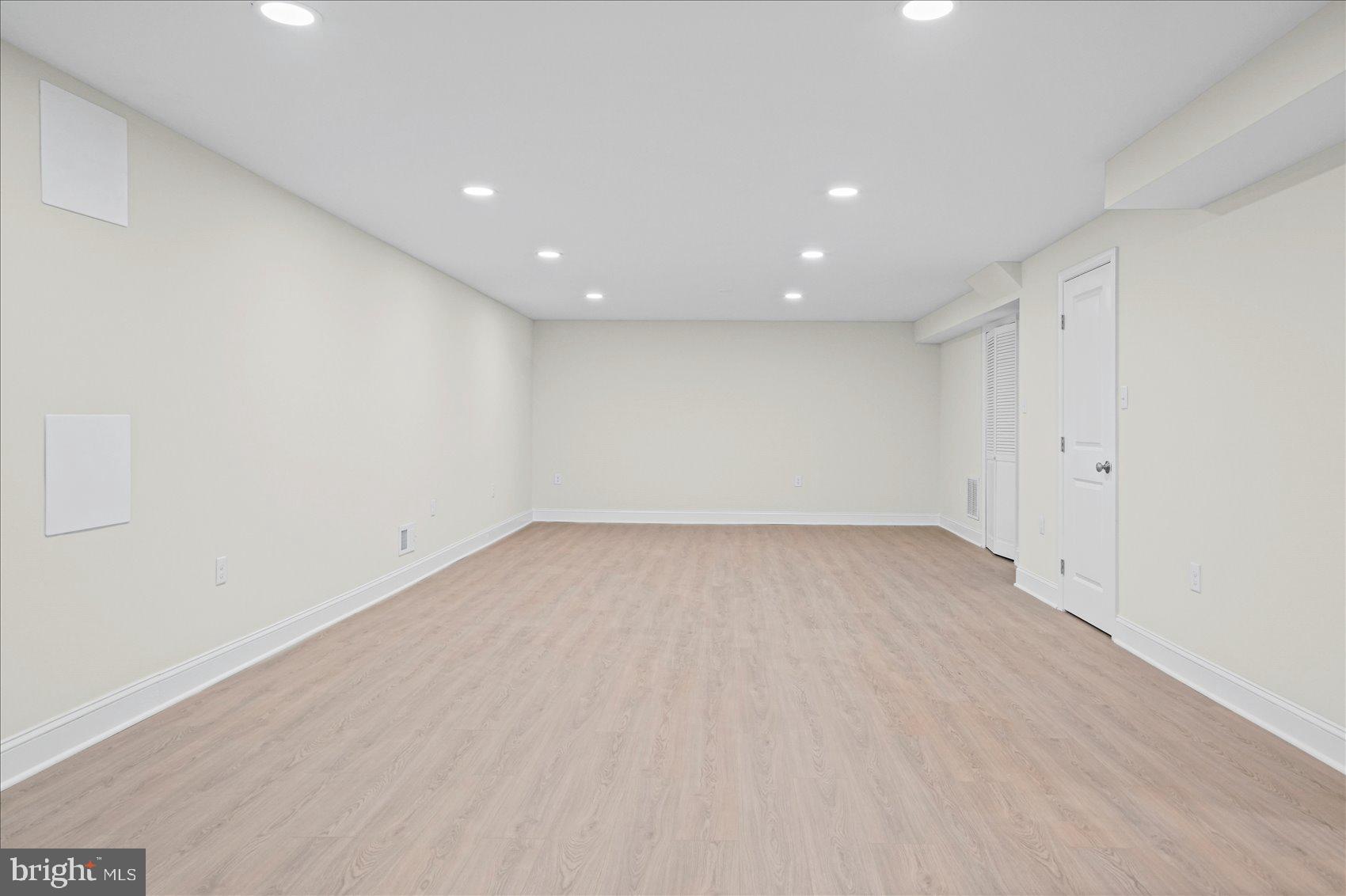 HAMMOND WOODS - Residential