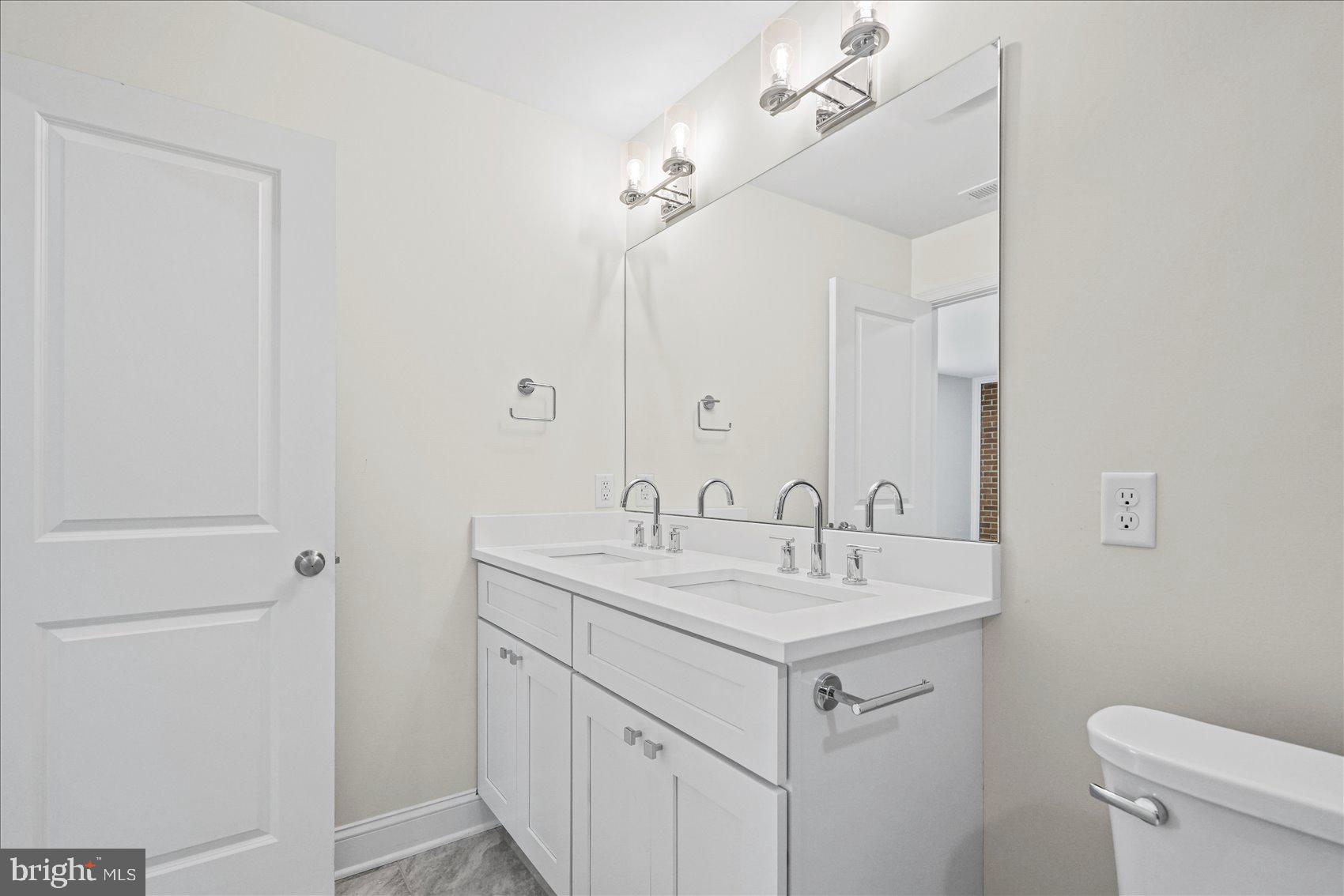 HAMMOND WOODS - Residential