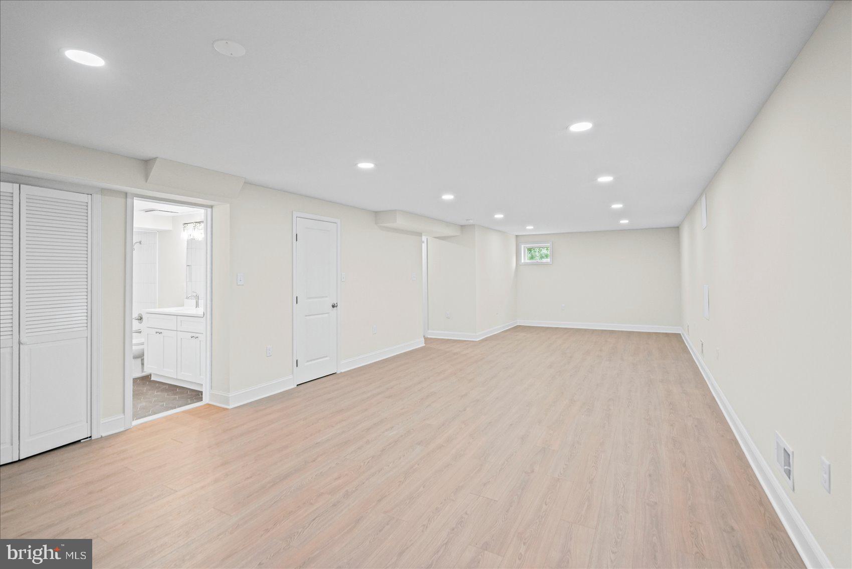 HAMMOND WOODS - Residential