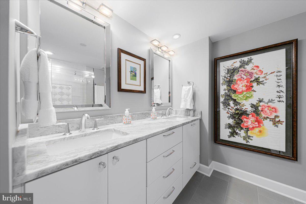 ROSSLYN - Residential