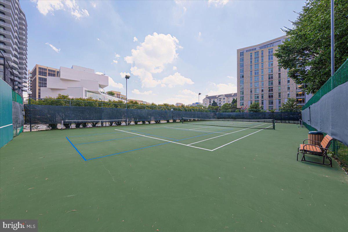 ROSSLYN - Residential
