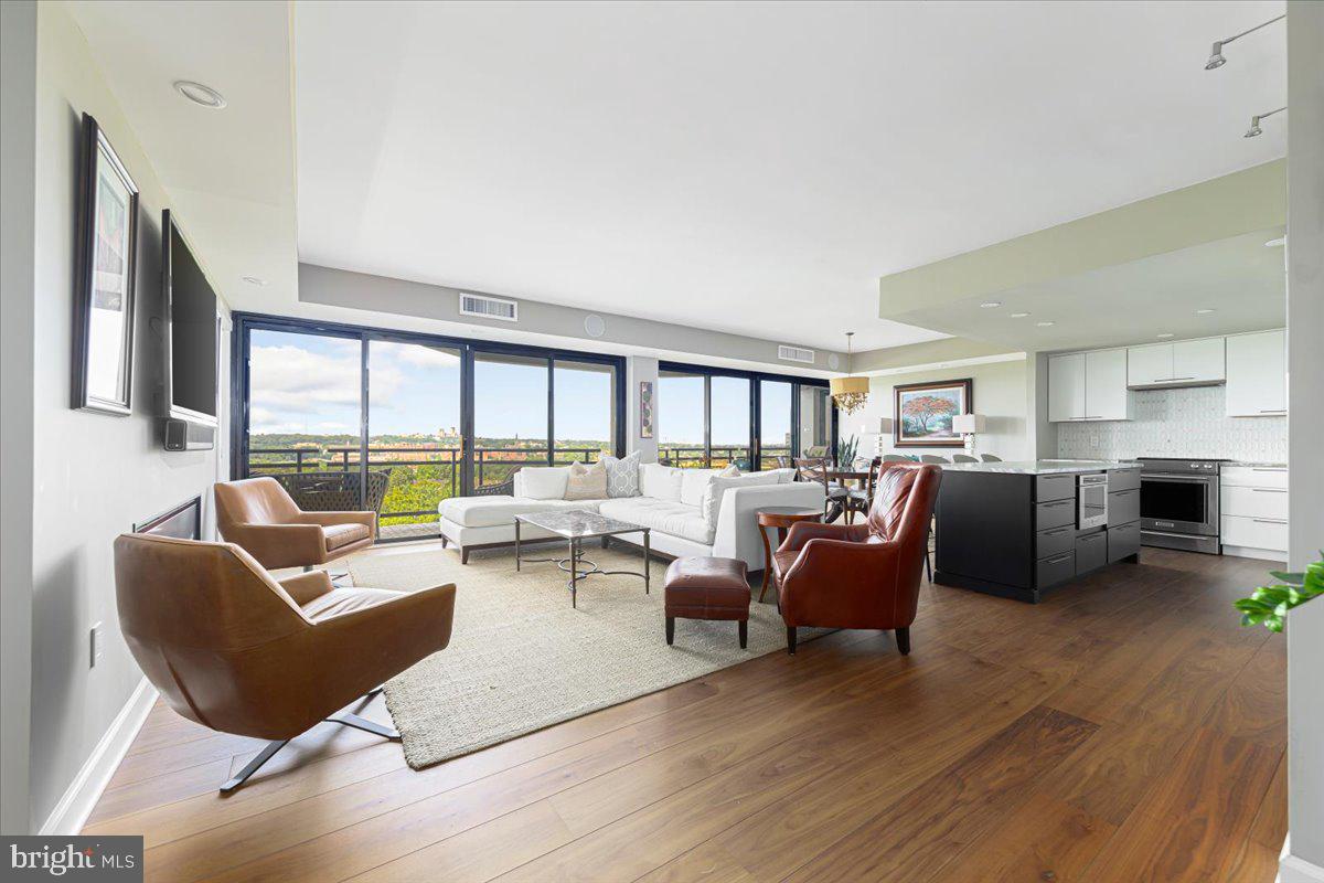 ROSSLYN - Residential