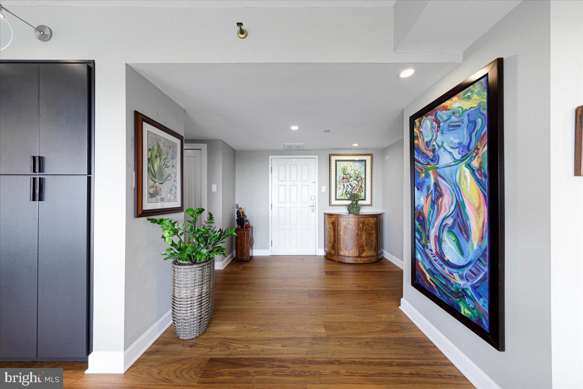 ROSSLYN - Residential