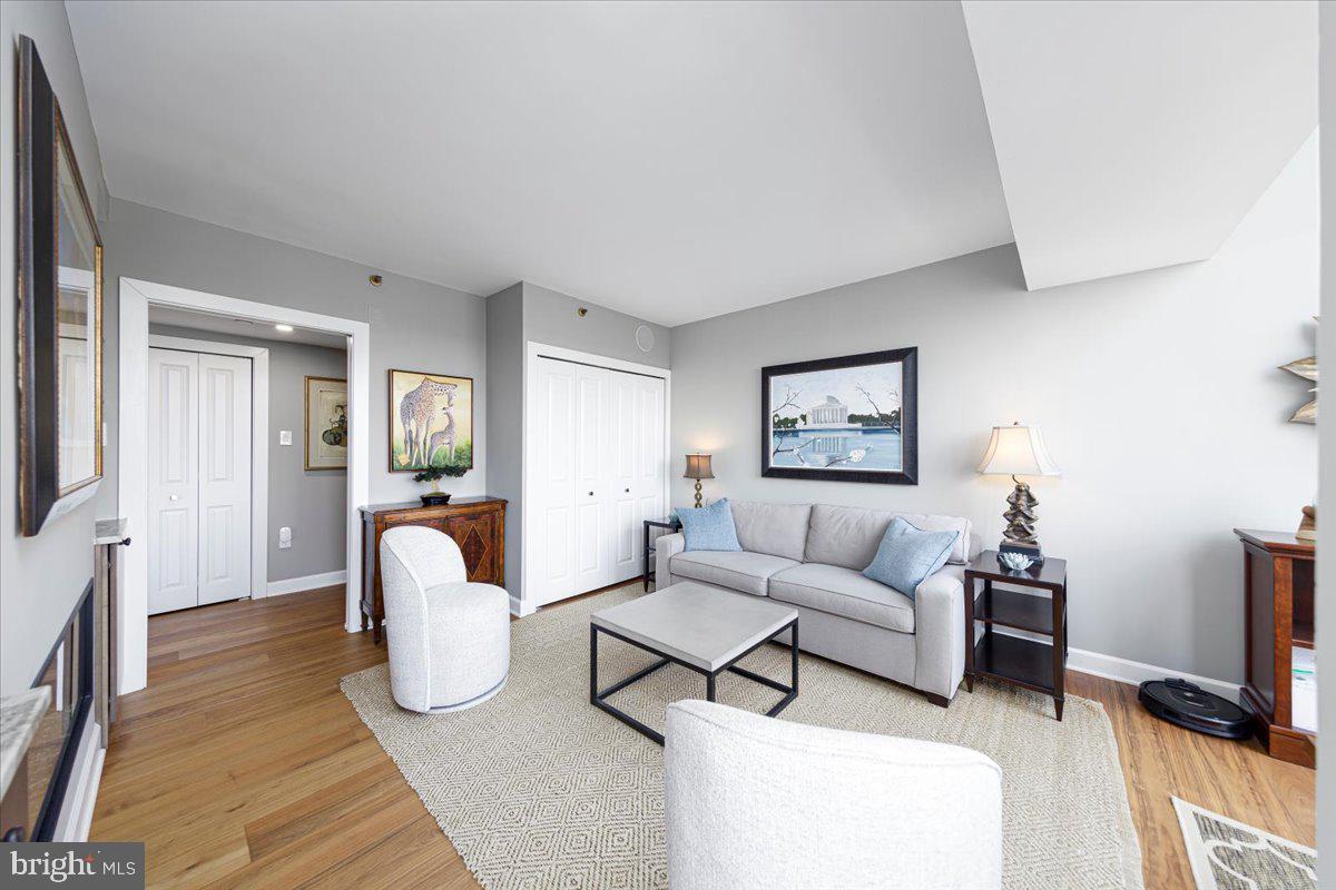 ROSSLYN - Residential