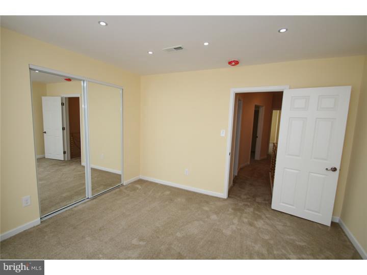 OXFORD CIRCLE - Residential