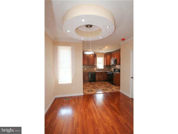 OXFORD CIRCLE - Residential