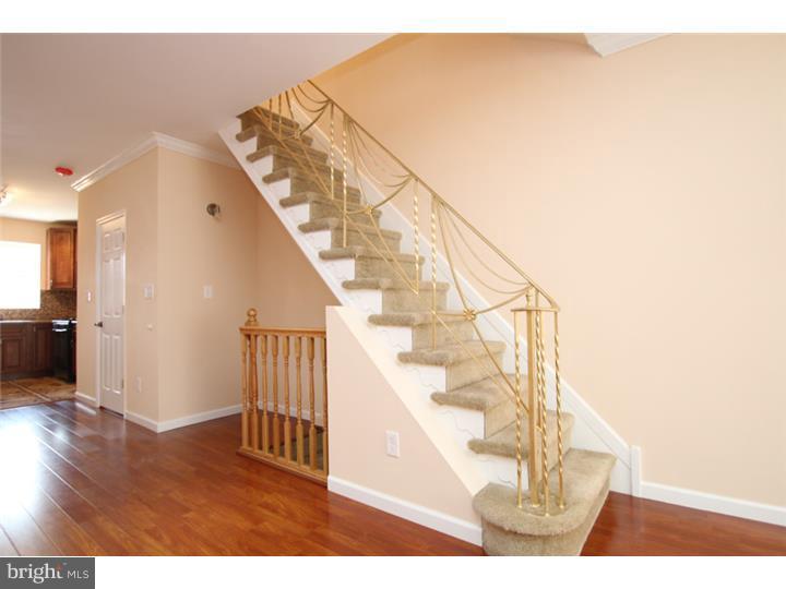 OXFORD CIRCLE - Residential
