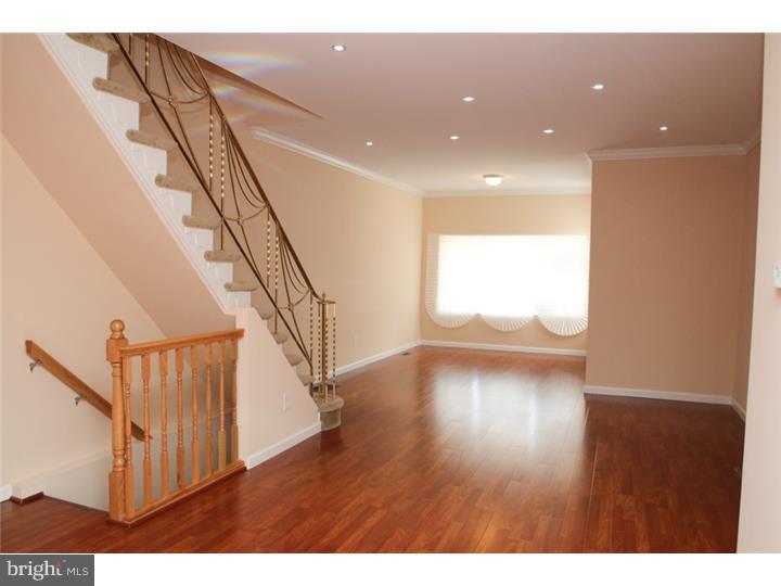 OXFORD CIRCLE - Residential