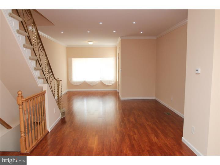 OXFORD CIRCLE - Residential