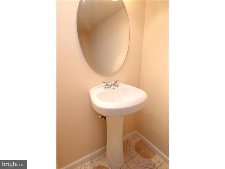 OXFORD CIRCLE - Residential