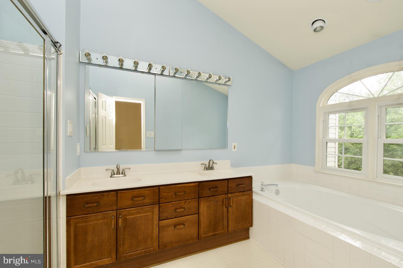 MIDDLEFORD - Residential