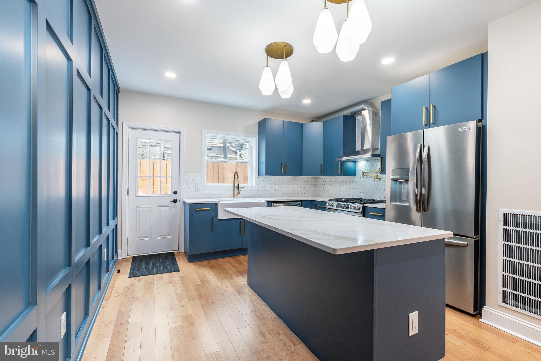 POINT BREEZE - Residential