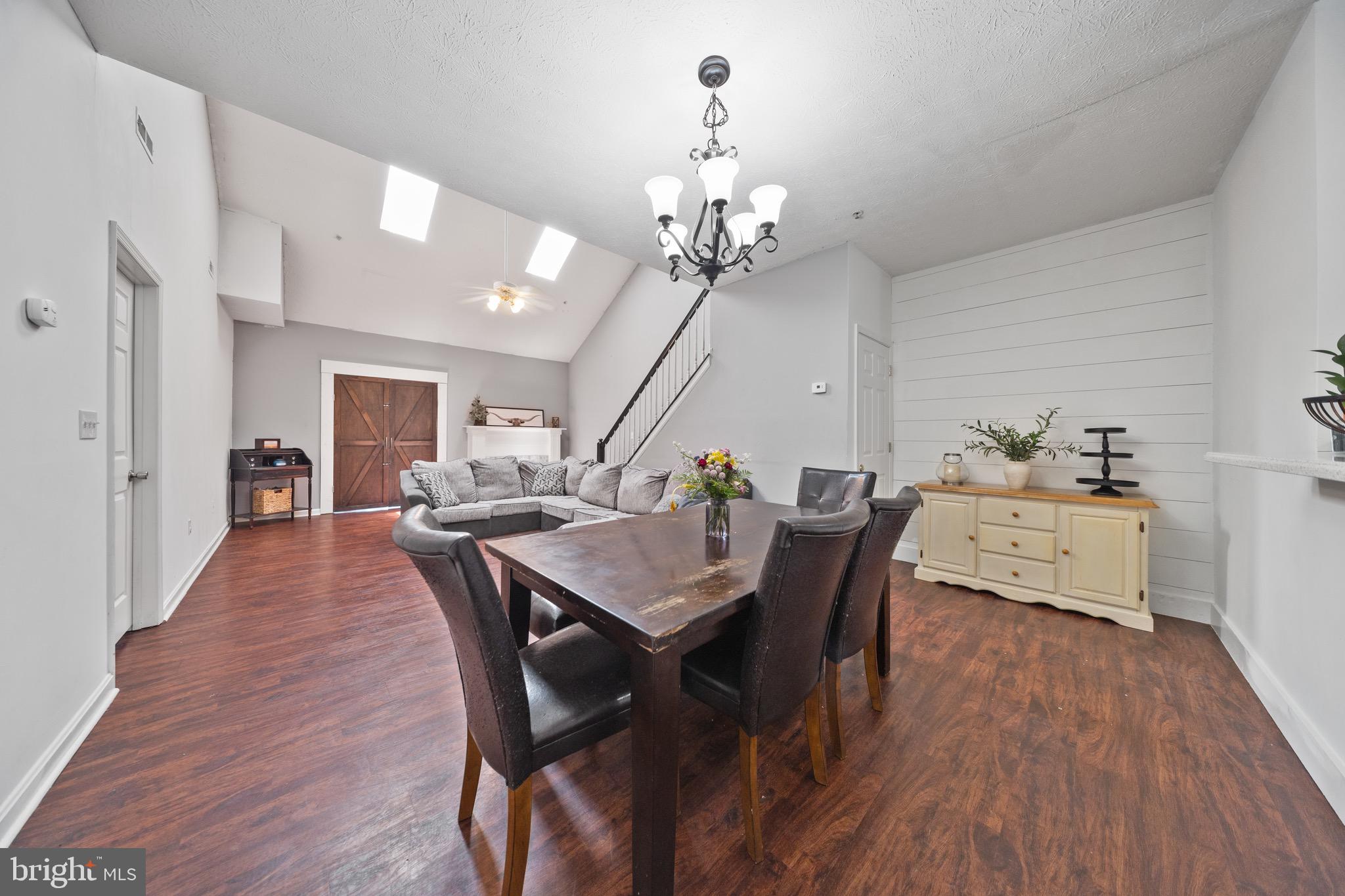 WOOD CREEK GOLF COMM - Residential