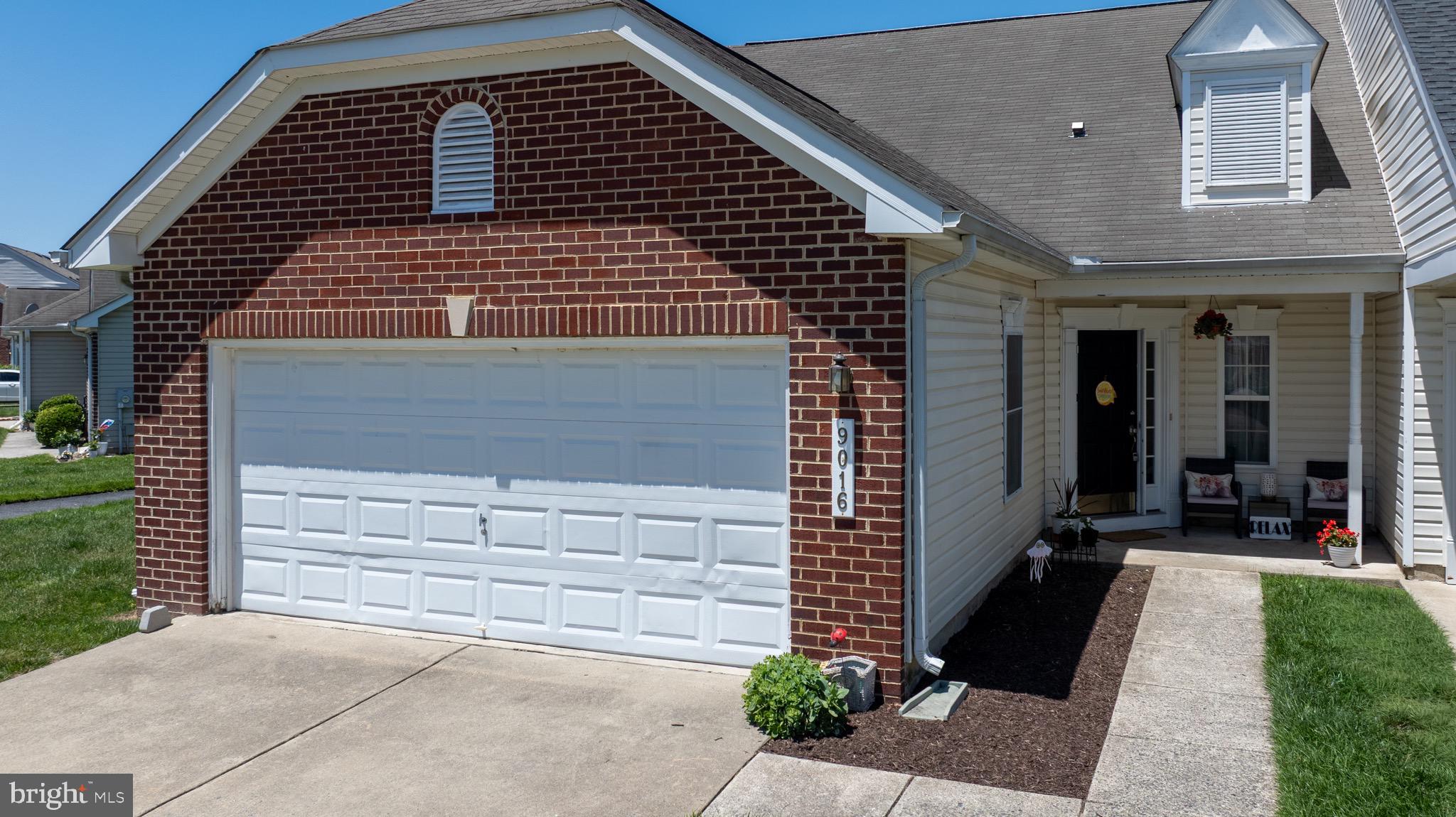 Welcome to this beautiful end-unit home located in the Wood Creek Golf Community. This property features 3 bedrooms and 3 full bathrooms.
The home offers an extra-large living room with cathedral ceilings and an additional bump-out flex space. The spacious first-floor primary suite includes a large walk-in closet and a bathroom with a soaking tub. Upstairs, you will find a loft along with an additional bedroom and full bathroom.
Amenities include front yard lawn maintenance, a community pool, walking paths, and much more.