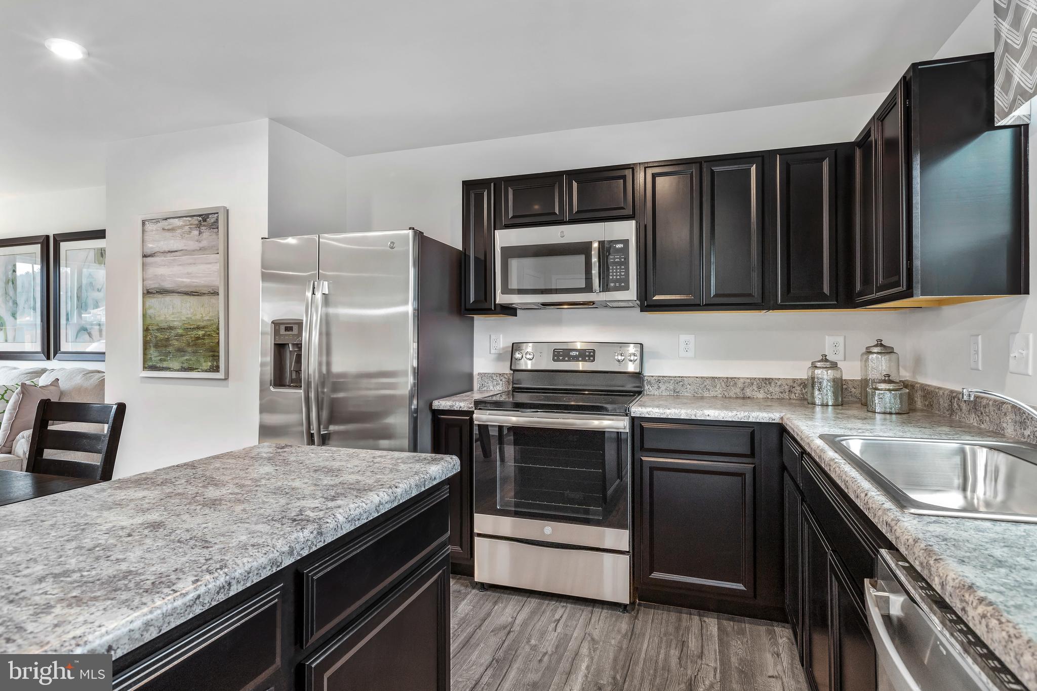 CARDINAL POINTE - Residential