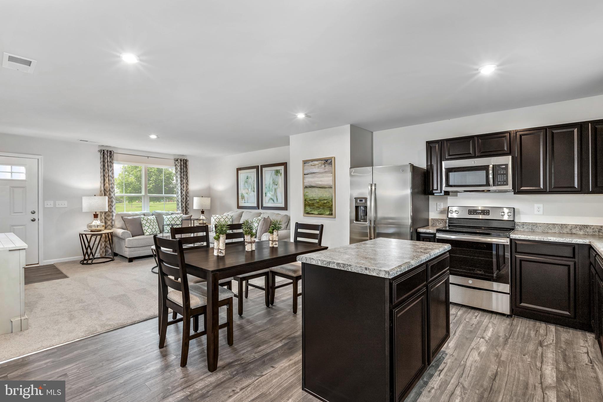 CARDINAL POINTE - Residential