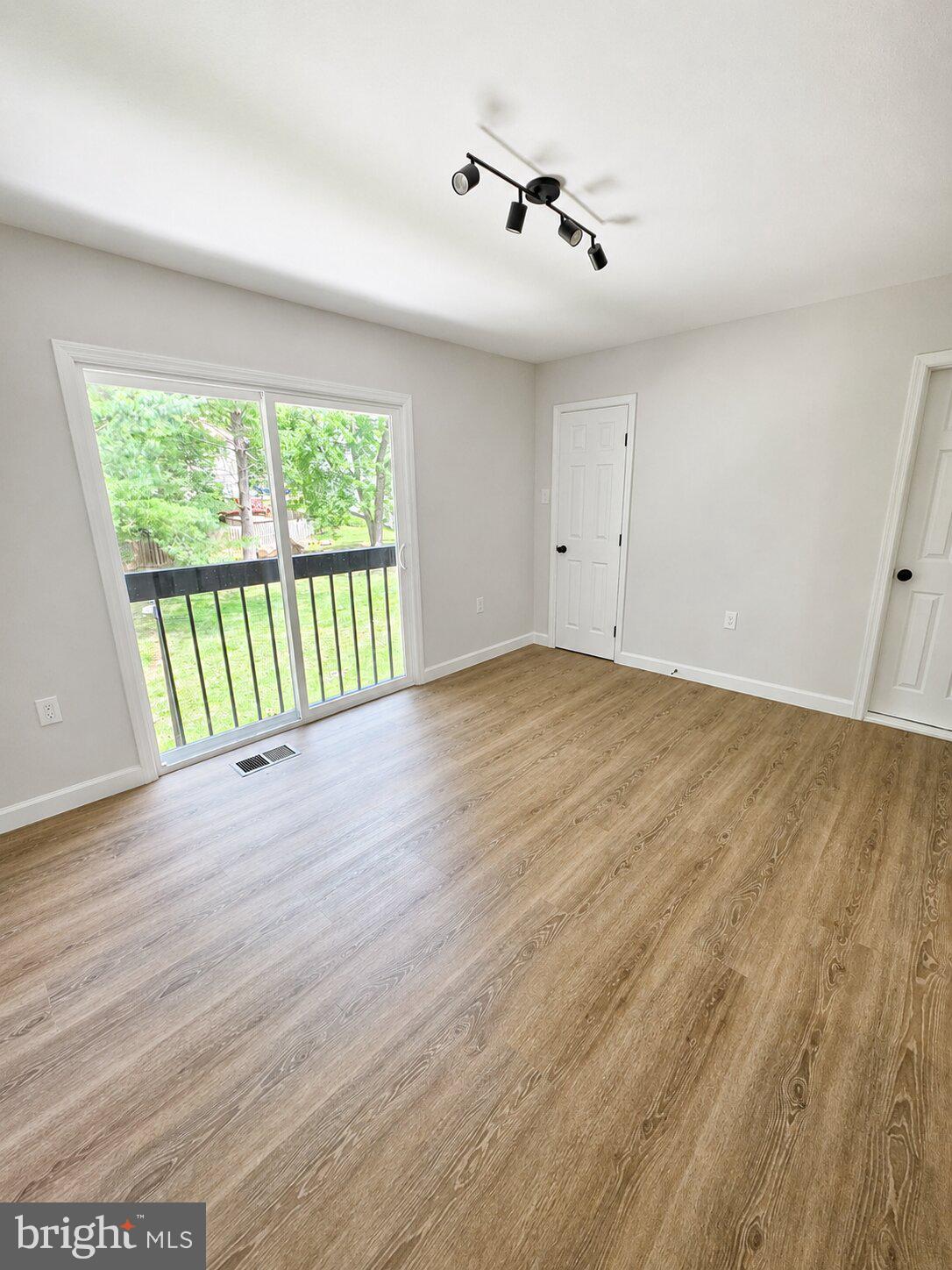 GREENFIELD FARM - Residential
