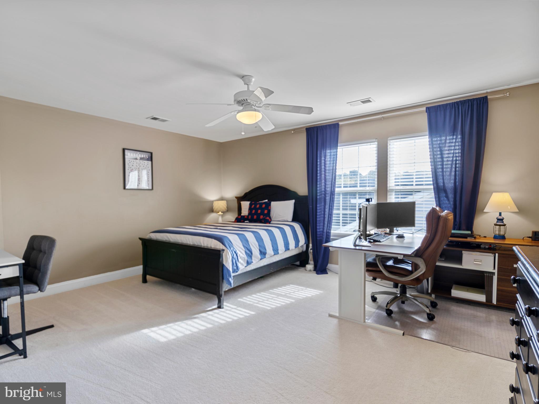 LONGBOAT ESTATES - Residential Lease