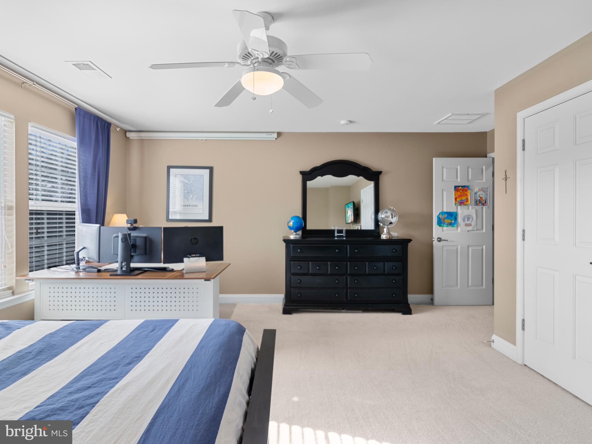 LONGBOAT ESTATES - Residential Lease