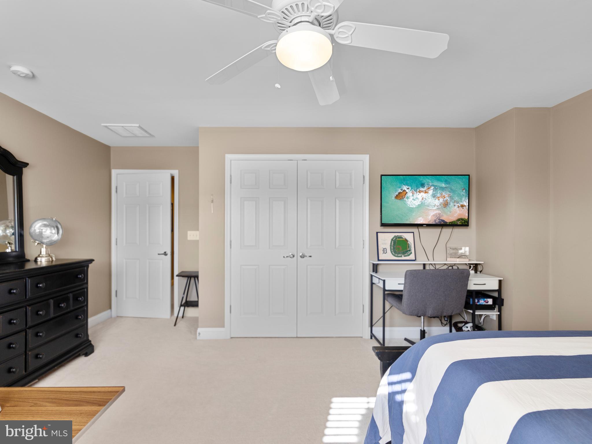LONGBOAT ESTATES - Residential Lease