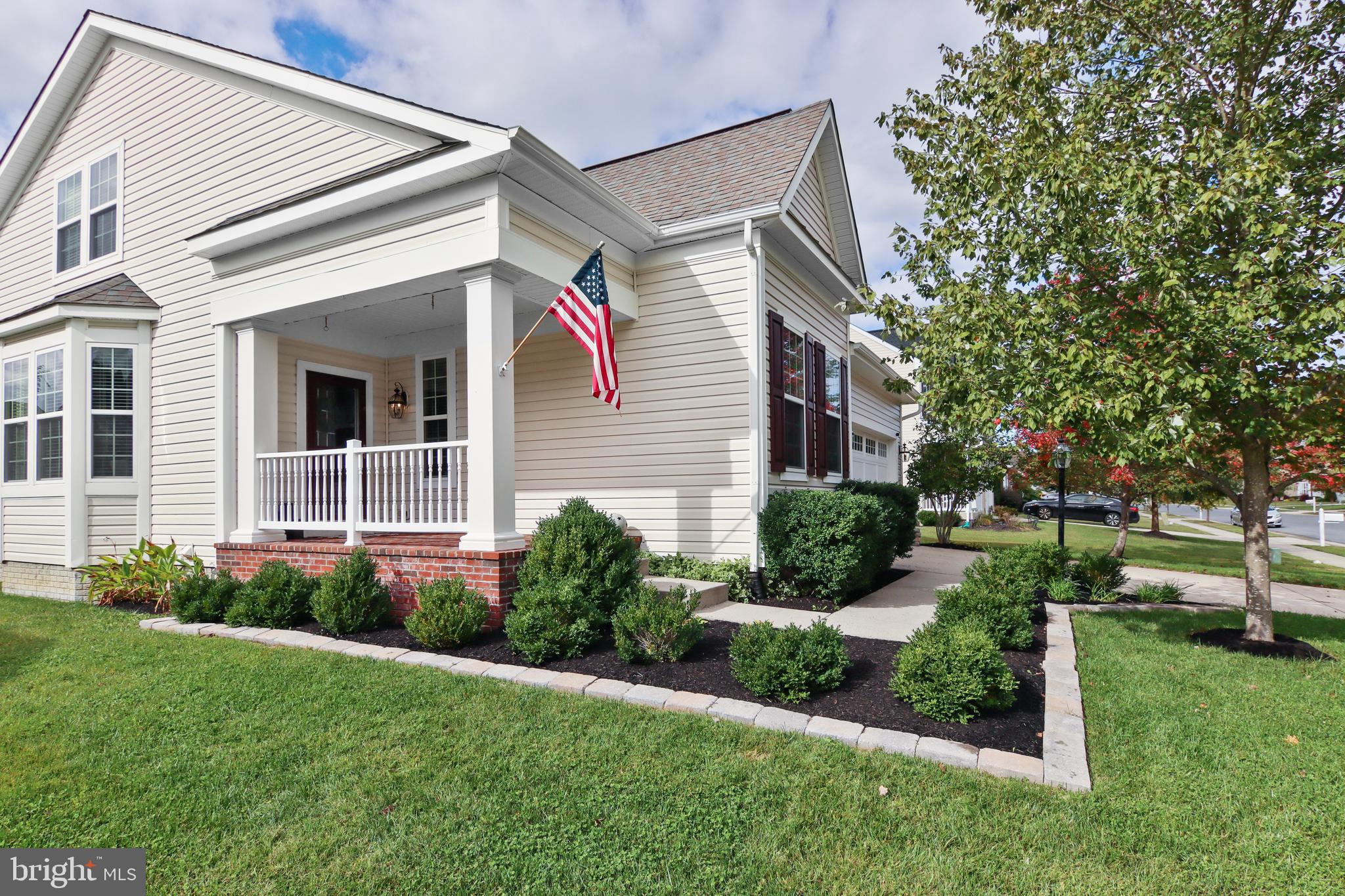 LONGBOAT ESTATES - Residential Lease